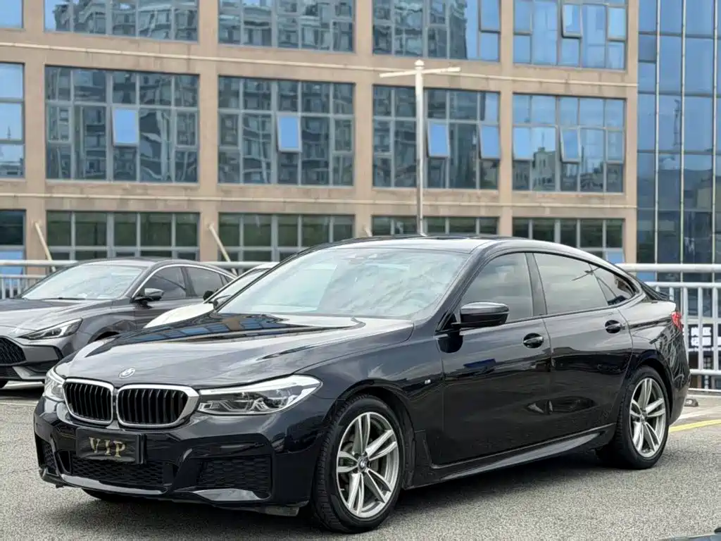 Photo 1 - BMW 6 Series GT