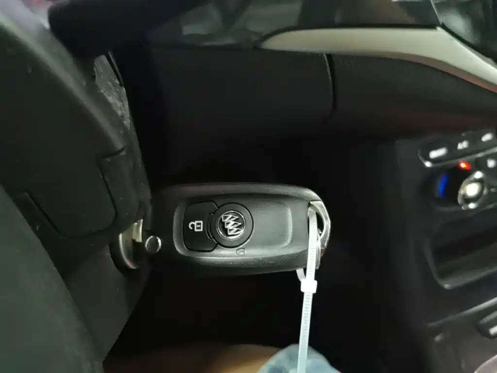 Buick Verano 2016 Hatchback 15S Automatic Leading фото 9
