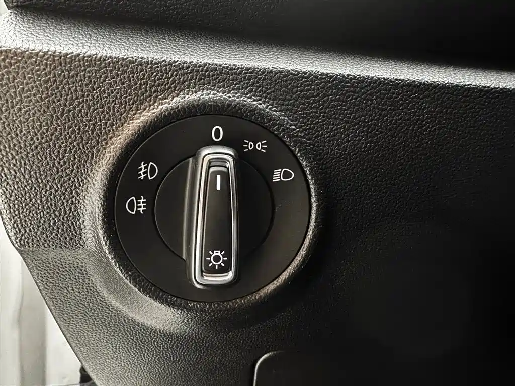 Volkswagen T-ROC 2022 280TSI DSG 2WD Elite PLUS фото 17
