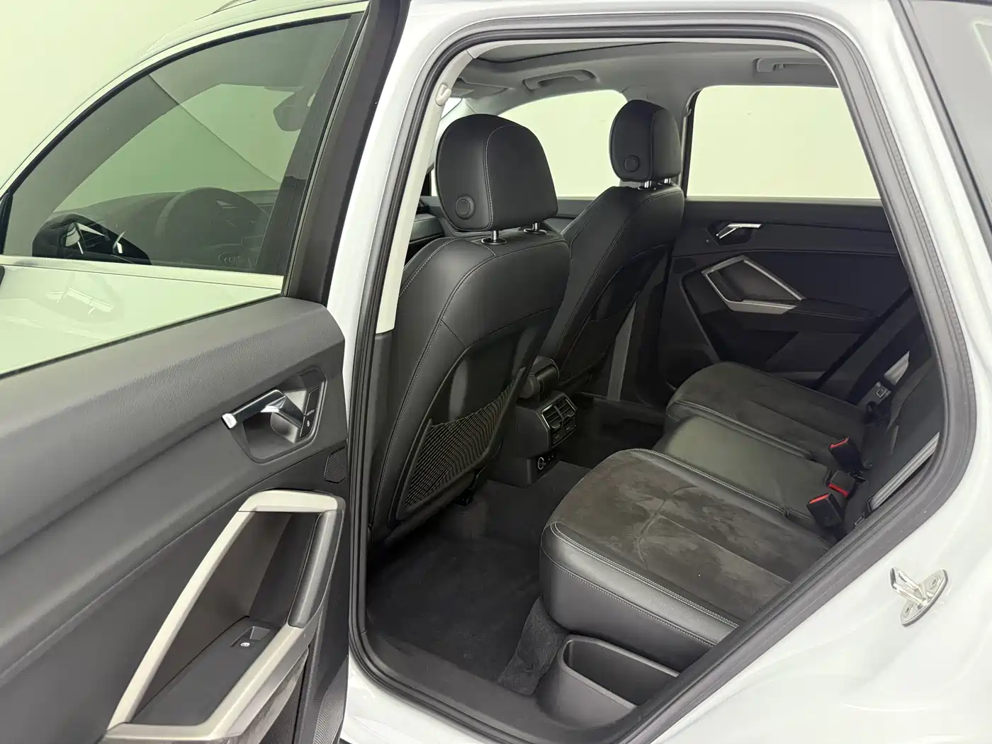 Audi Q3 2022 35 TFSI Fashion Dynamic фото 13