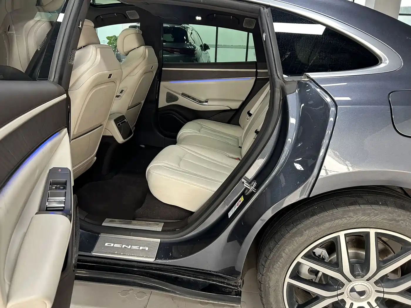 Denza Z9 2025 2024 Model 1100km AWD Pro Edition