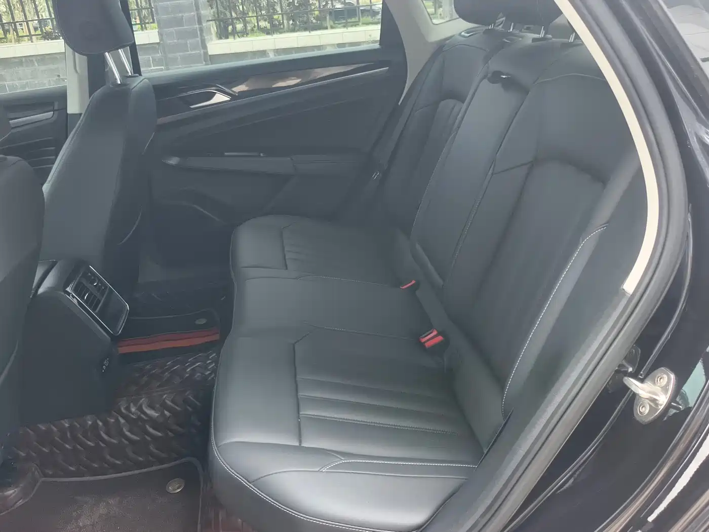 Volkswagen Passat 2022 280TSI Business Edition фото 8