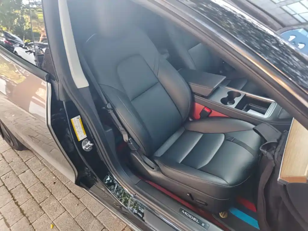 Фото 25 - Tesla Model 3