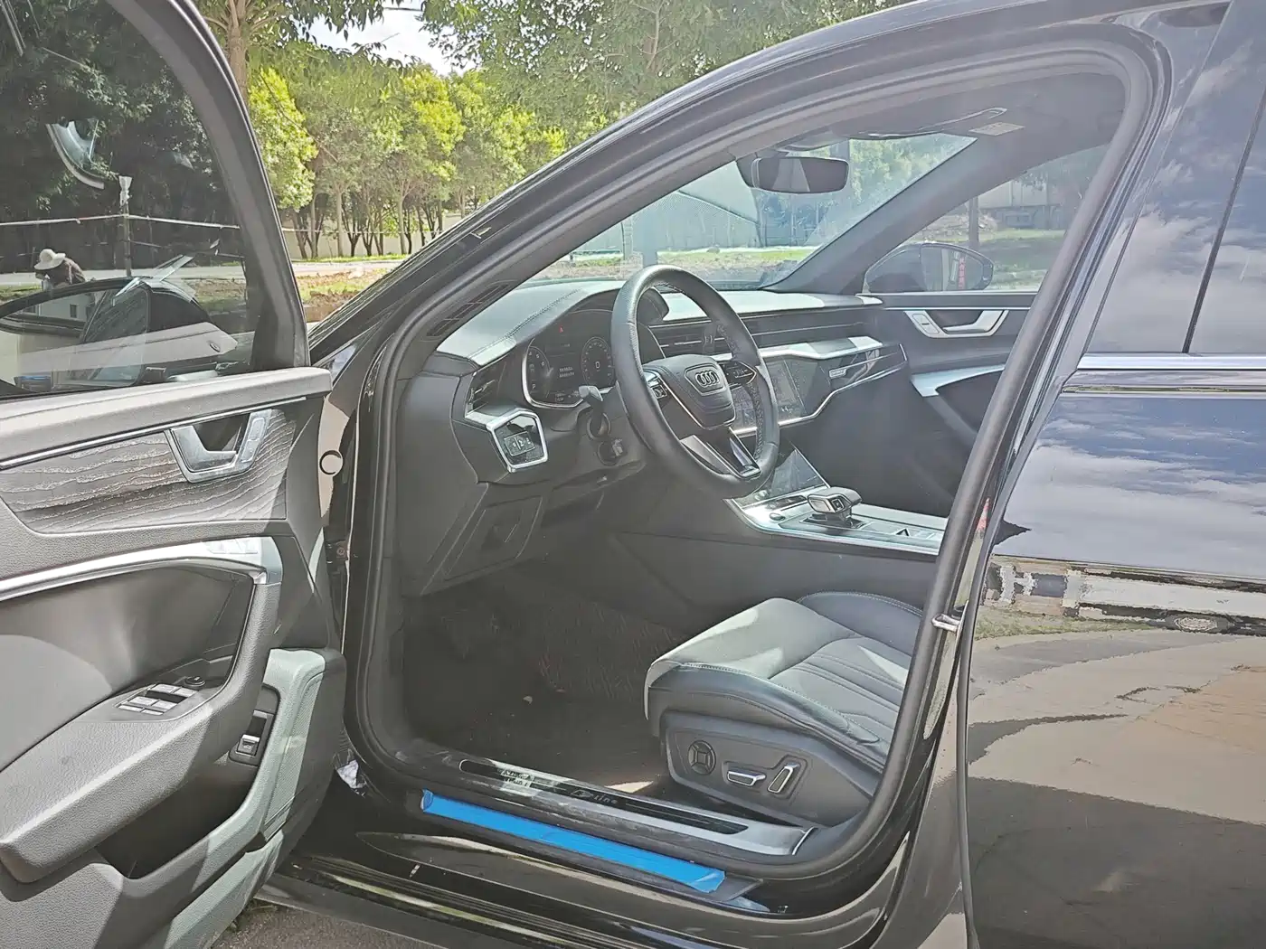Audi A6L 2024 45 TFSI quattro Exclusive Dynamic фото 4