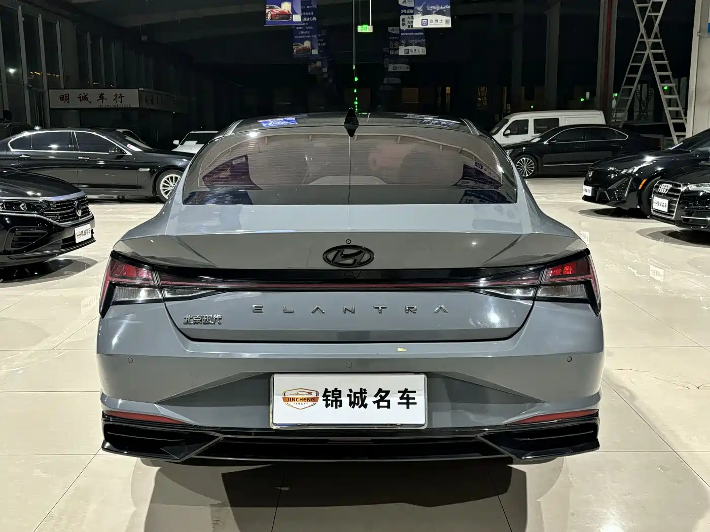 HYUNDAI ELANTRA