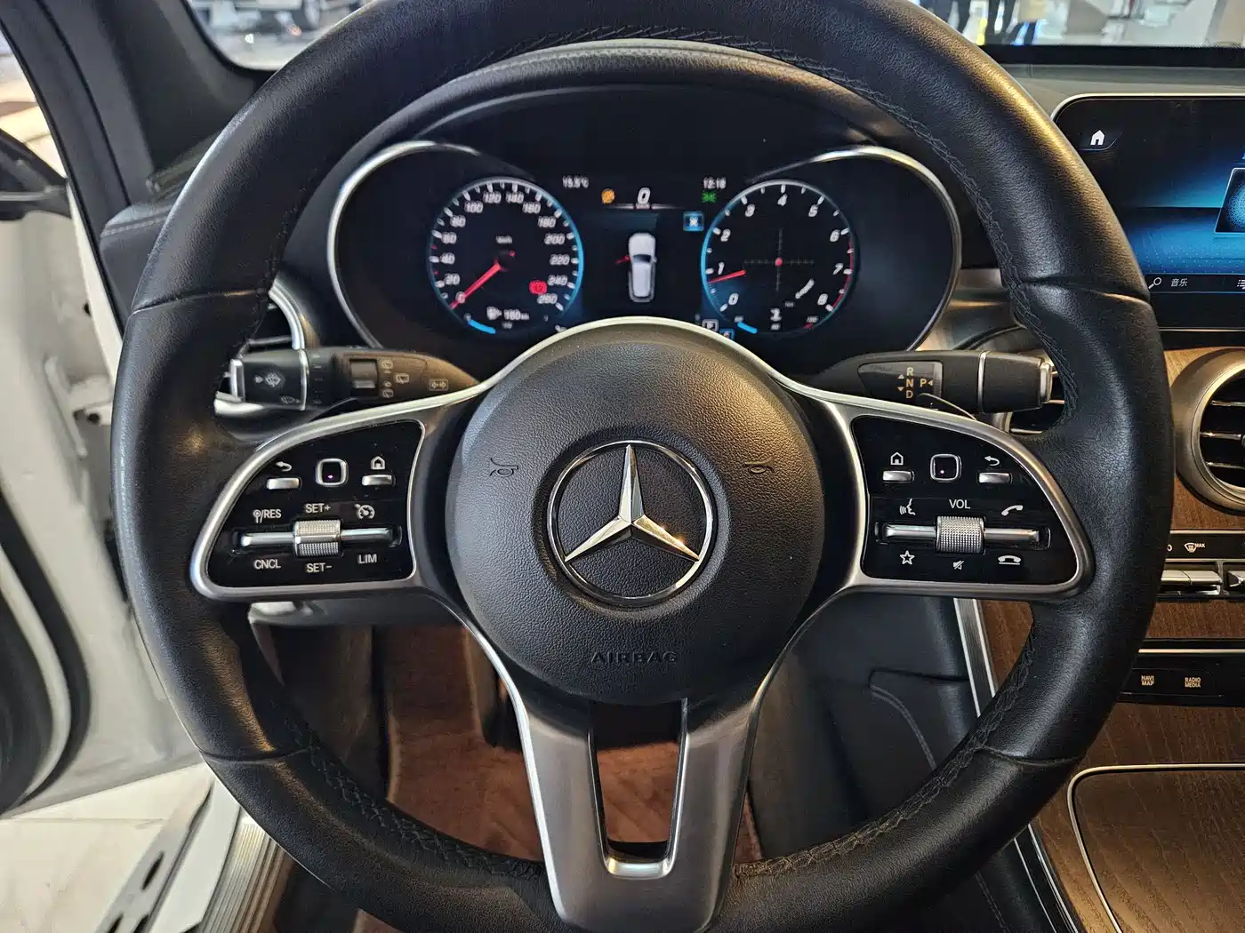 Mercedes-Benz GLC 2020 Facelift GLC 300 L 4MATIC Dynamic фото 7