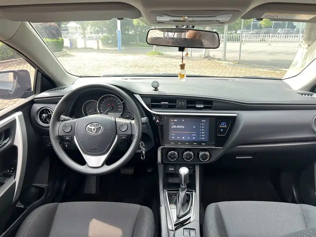 Toyota Levin 2017 Facelift 185T CVT Elite (China V) фото 5