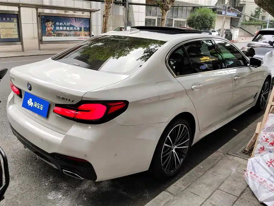 BMW 5 Series 2023 530Li Leading Luxury Package фото 3