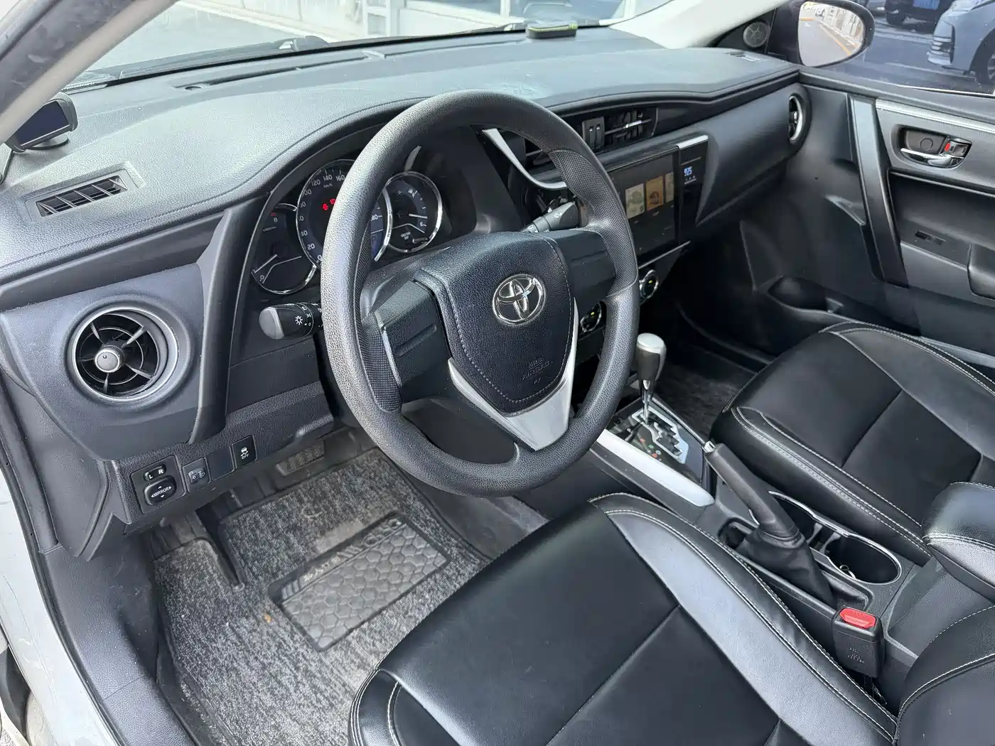 Toyota Corolla 2018 1.2T S-CVT GL Smart Edition фото 5
