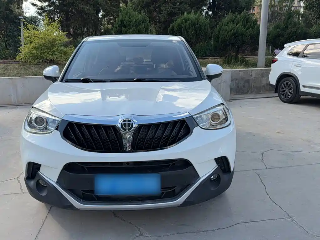 Фото 4 - Zhonghua V3