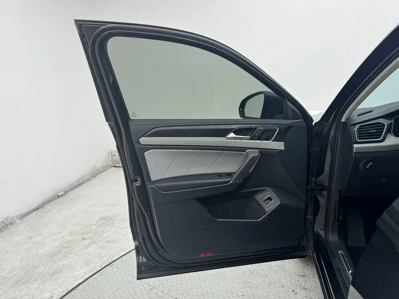 Volkswagen Tayron 2023 280TSI 2WD Luxury Plus Advanced Edition фото 13