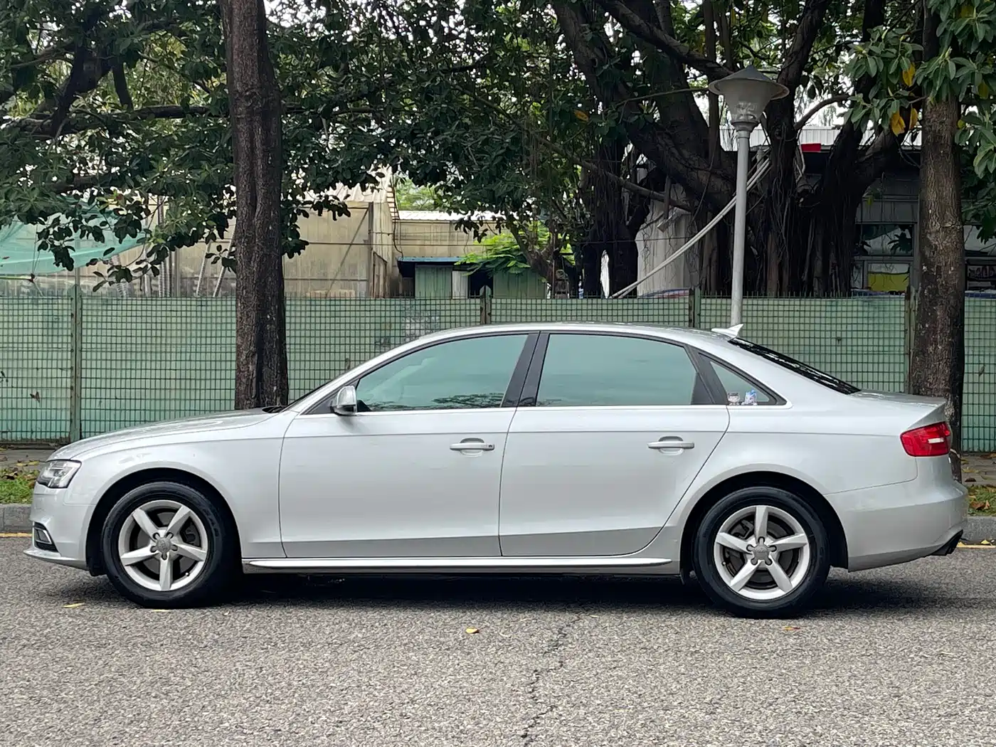 Audi A4L 2013 35 TFSI Automatic Standard фото 12