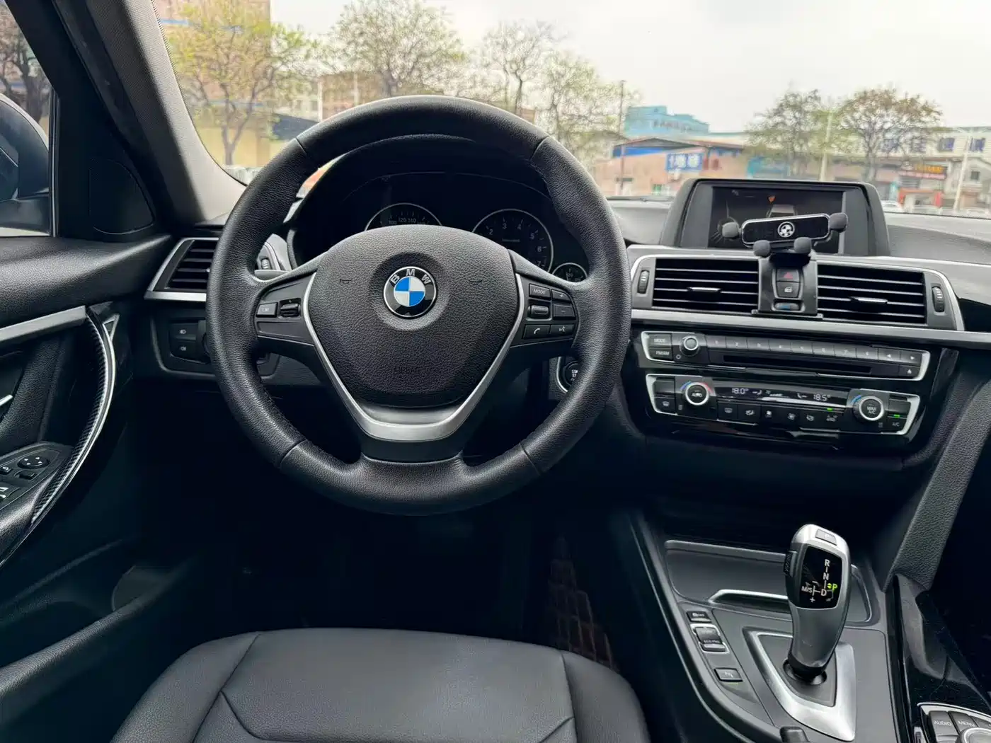 BMW 3 Series 2017 320Li Fashion фото 14