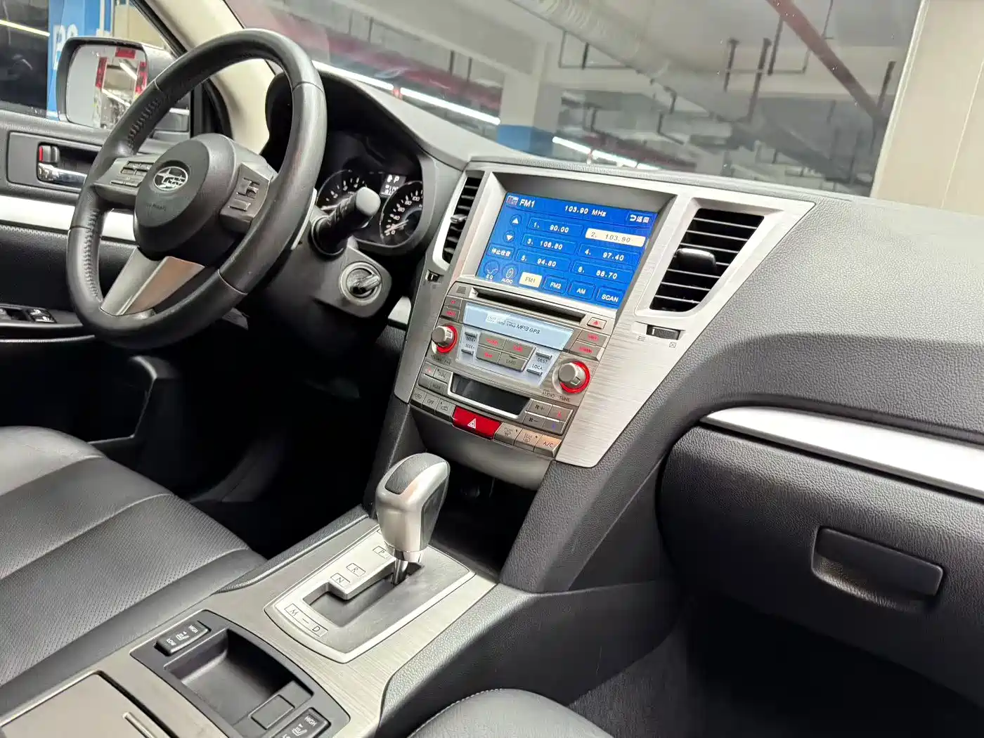 Subaru Legacy 2010 2.0i Luxury Wagon фото 8