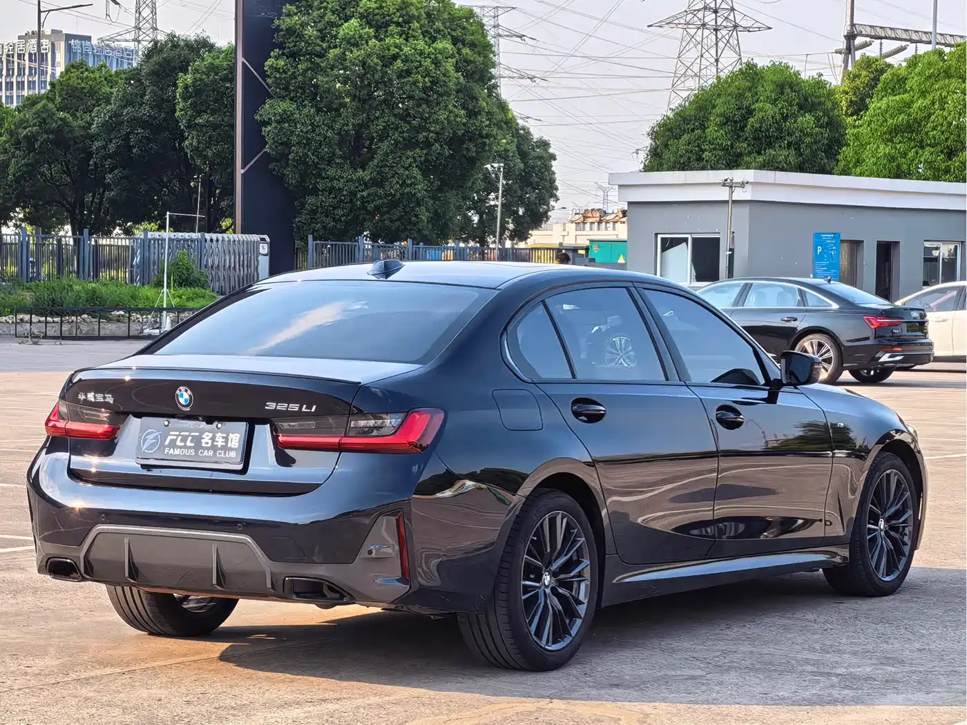 BMW 3 Series 2023 325i M Sport Black Night Package фото 5