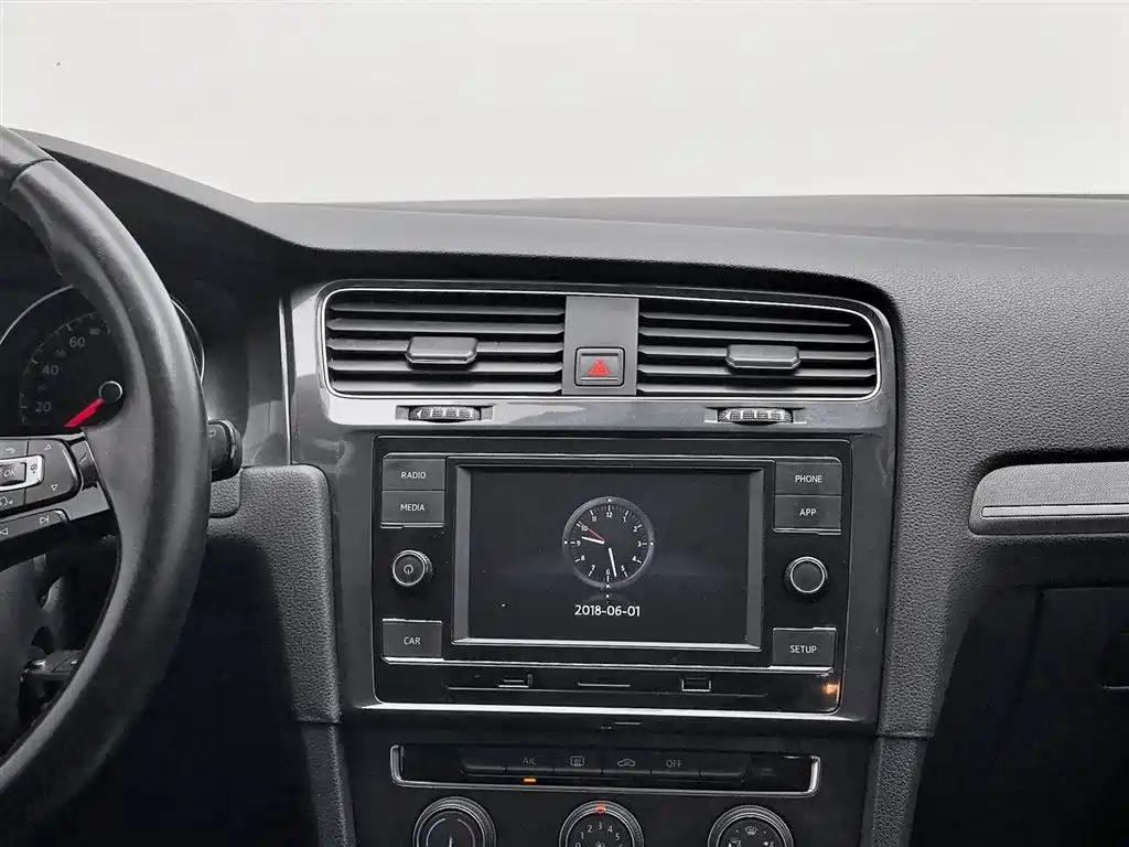 Volkswagen Golf 2018 230TSI Automatic Comfort фото 12