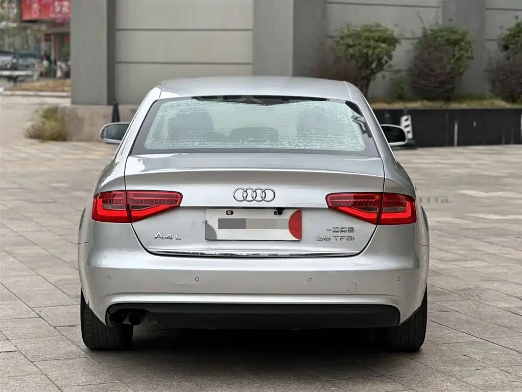 Audi A4L 2013 35 TFSI Automatic Comfort фото 5