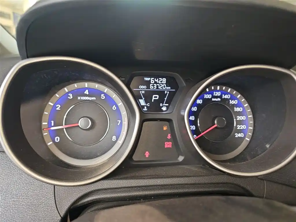 Hyundai Langdong 2012 1.6L Automatic Fashion фото 12