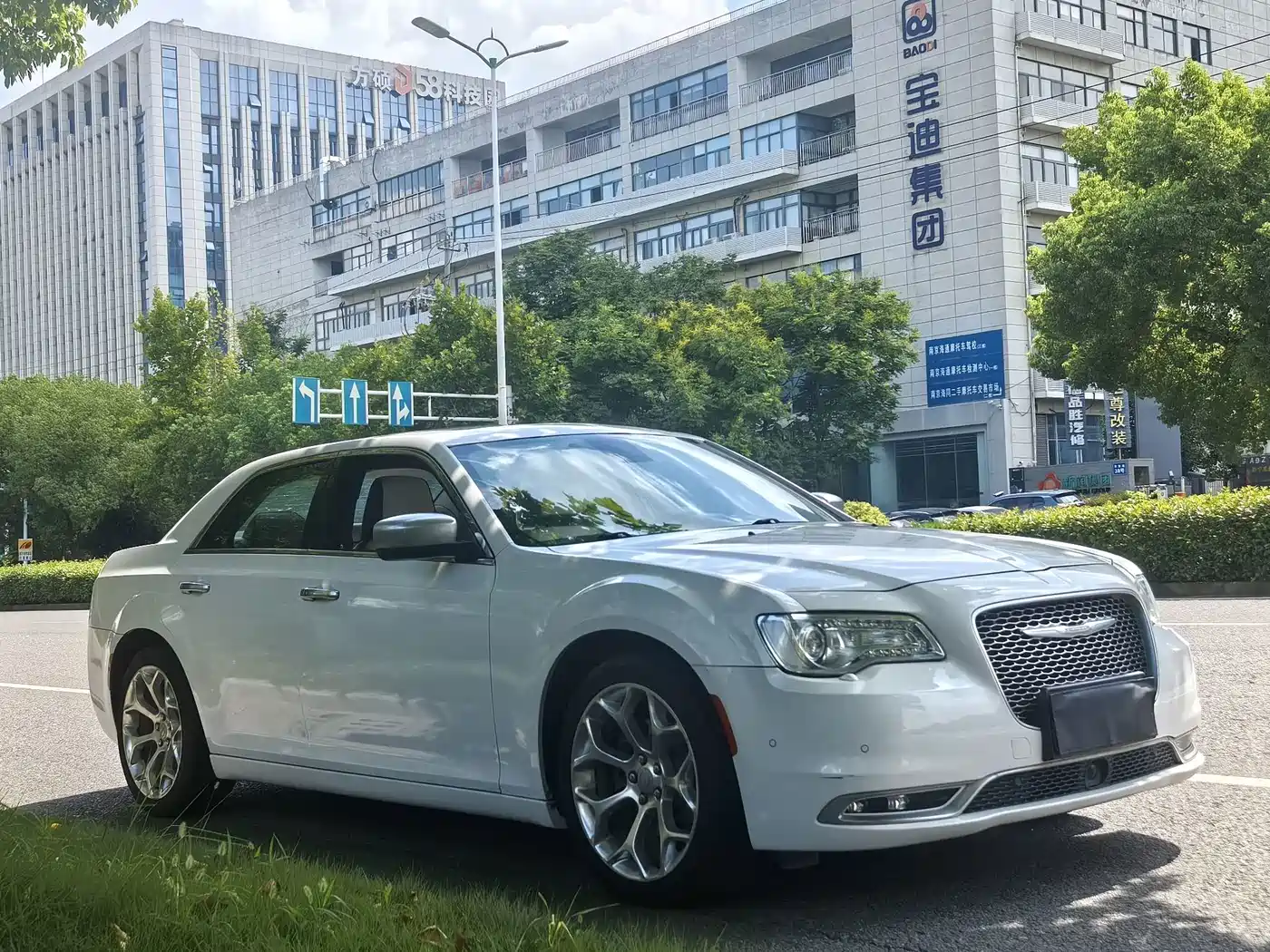 Chrysler 300C (Import) 2017 2016 3.0L Beyond Edition