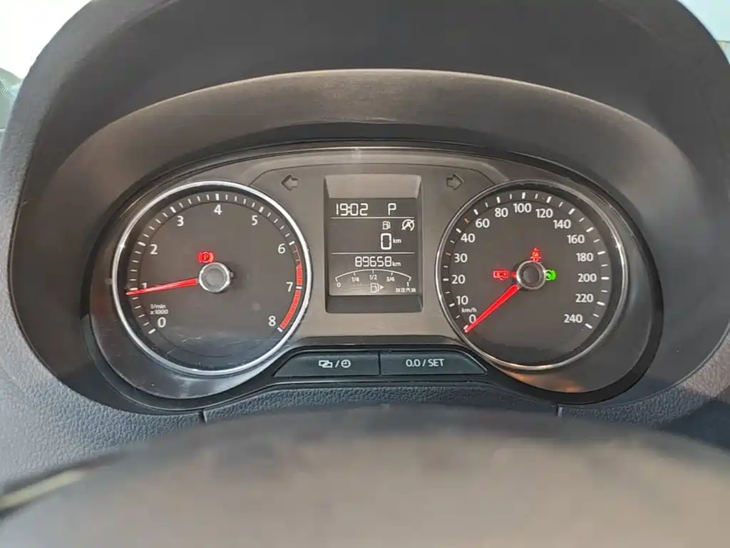 Фото 12 - Volkswagen Polo