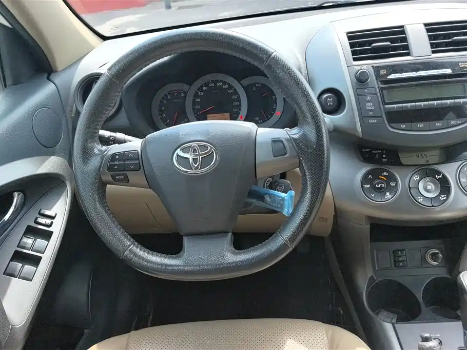 Toyota RAV4 Rongfang 2011 2.4L Automatic 4WD Luxury Edition фото 15