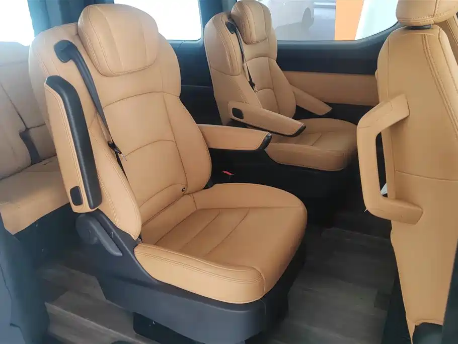 Yuan Cheng Farizon Super VAN 2025 Yuecheng Edition Short Wheelbase Low Roof 83kWh фото 11