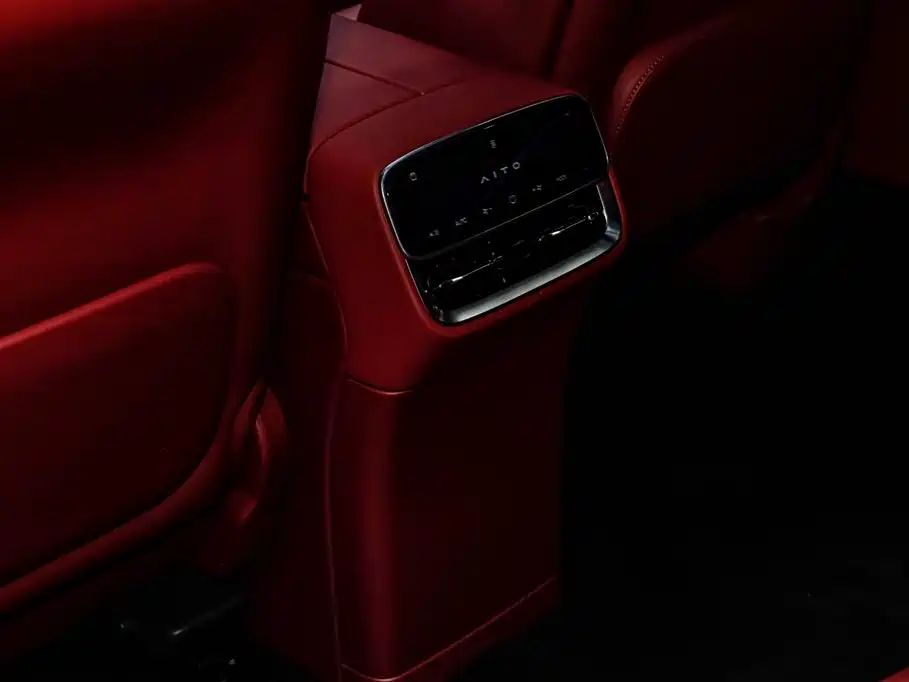 AITO Wenjie AITO M8 2025 Extended Range Max 37kWh 5-Seater фото 11