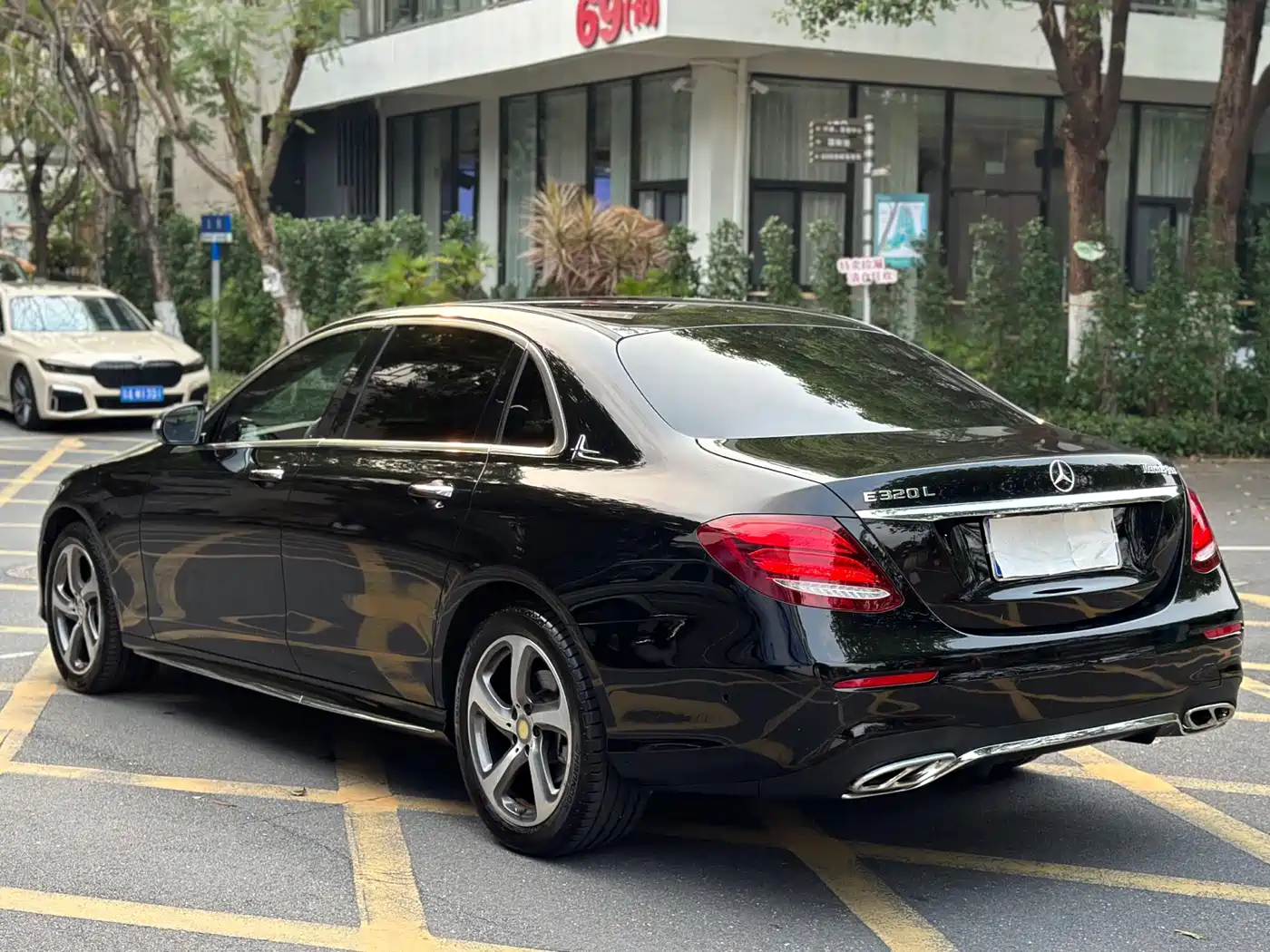Mercedes-Benz E-Class 2017 E 300 L Luxury фото 4