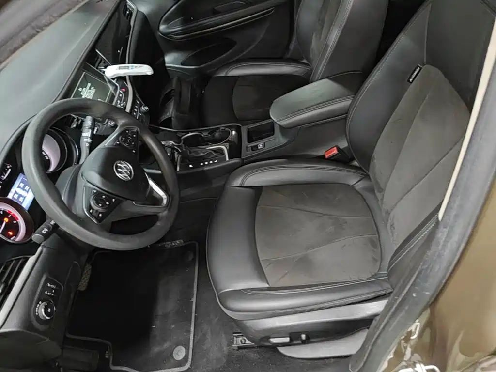 Photo 15 - Buick Verano