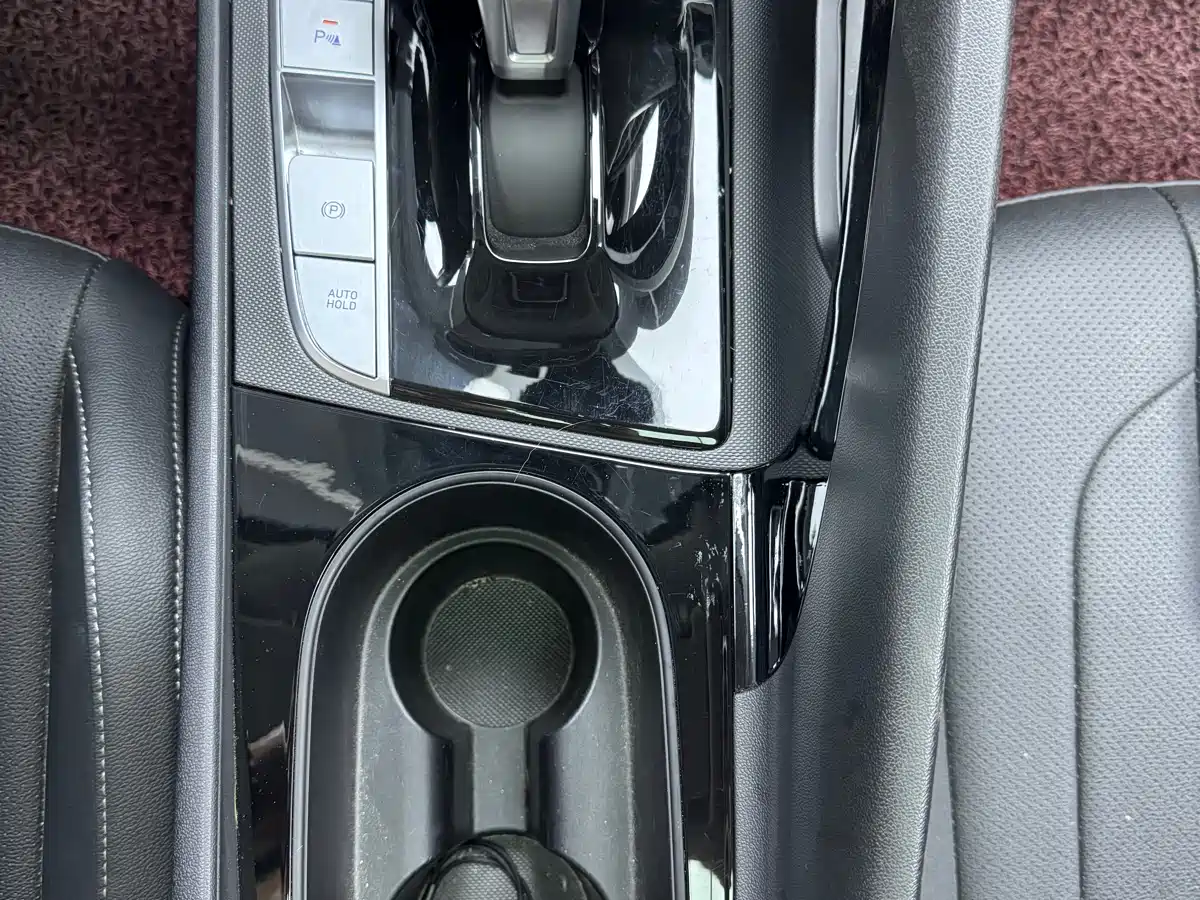 Hyundai Elantra 2023 1.5L CVT TOP Flagship Edition фото 14