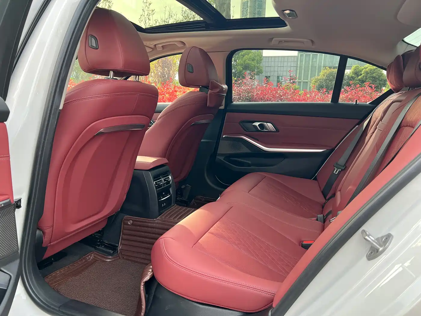 BMW 3 Series 2023 325Li M Sport Package фото 7