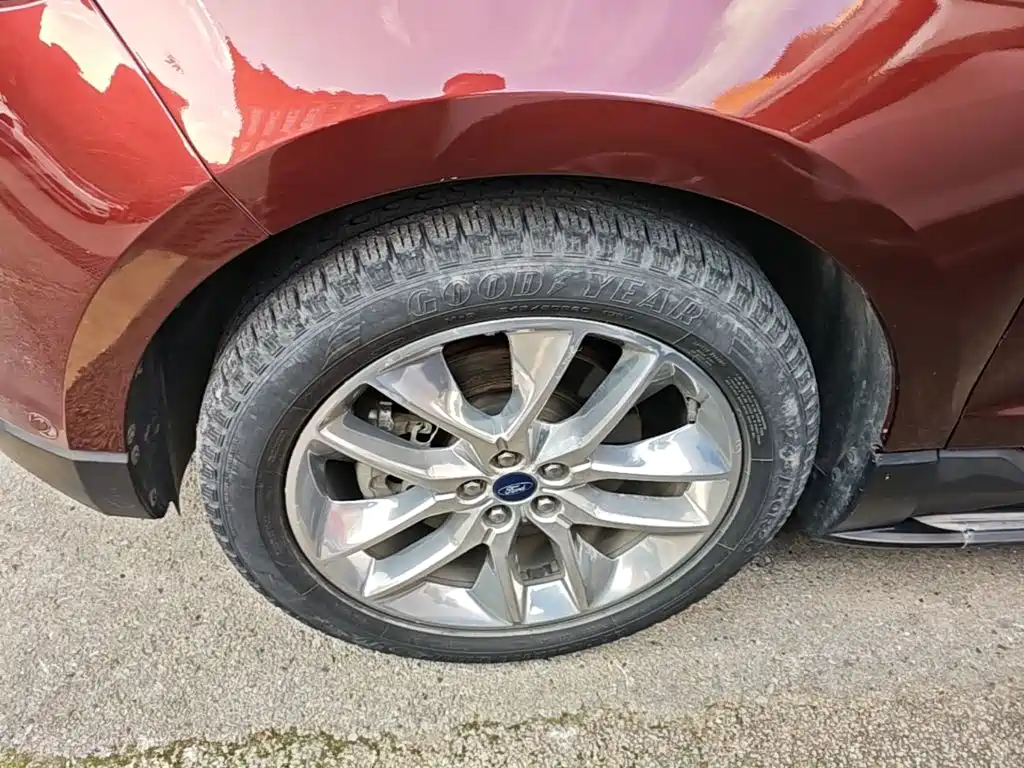 Фото 23 - Ford Edge