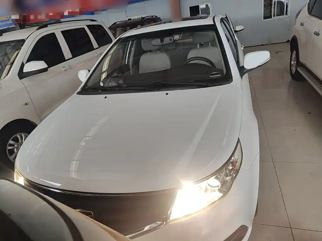 Фото 3 - Geely Vision
