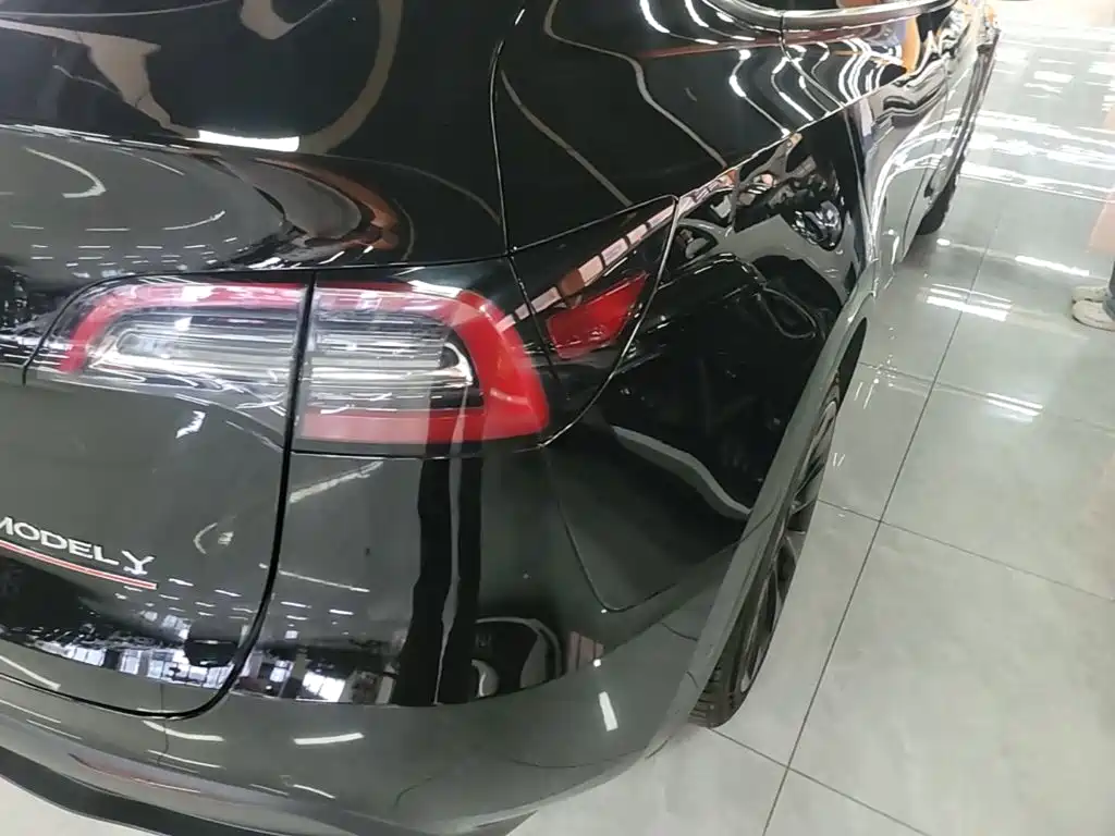 Фото 8 - Tesla Model Y