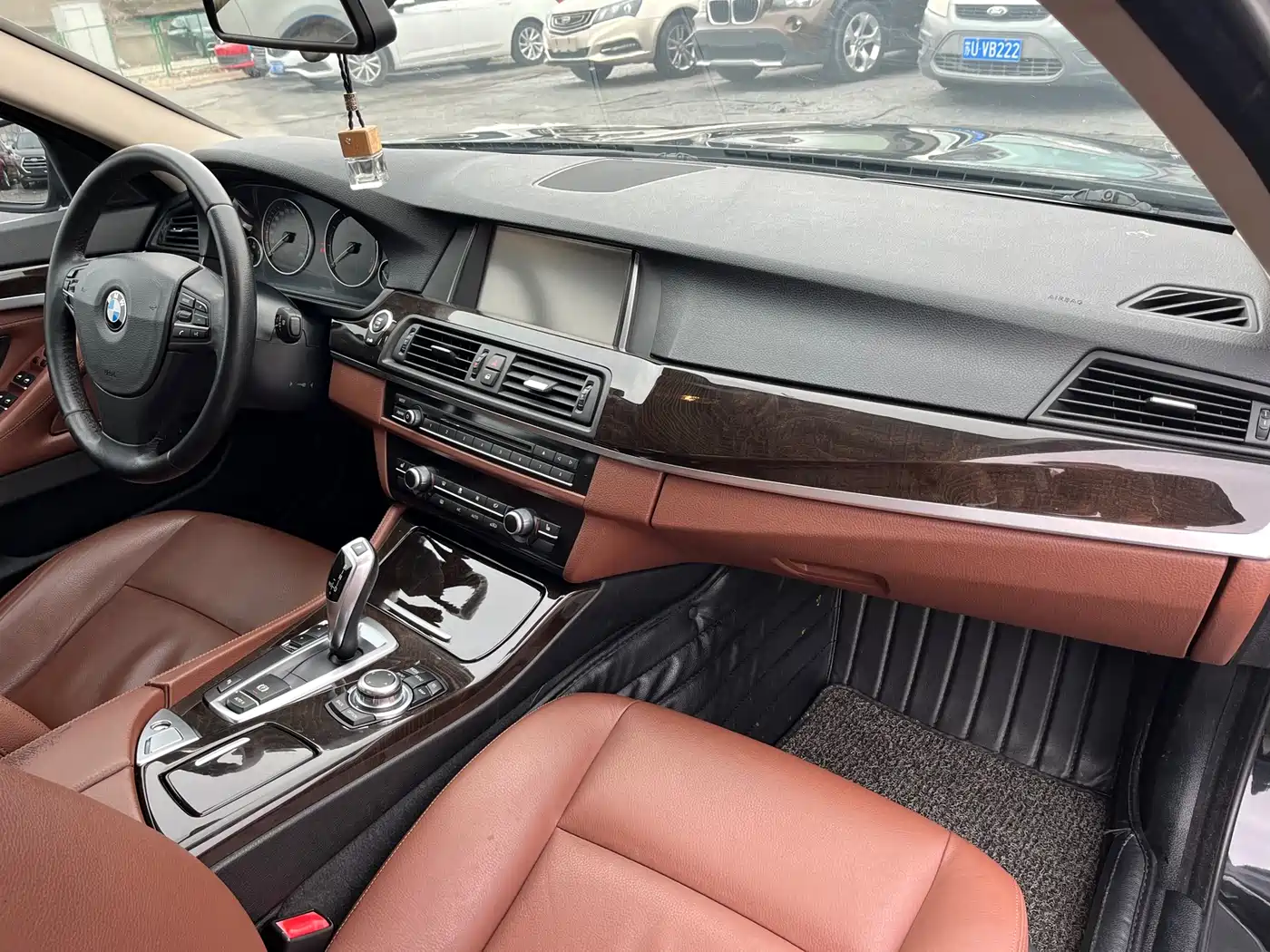 BMW 5 Series 2014 525Li Leading фото 14