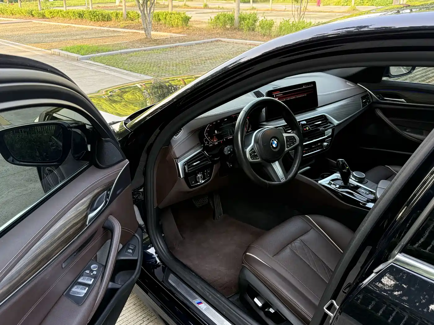 BMW 5 Series 2022 530Li Leading M Sport Package фото 4