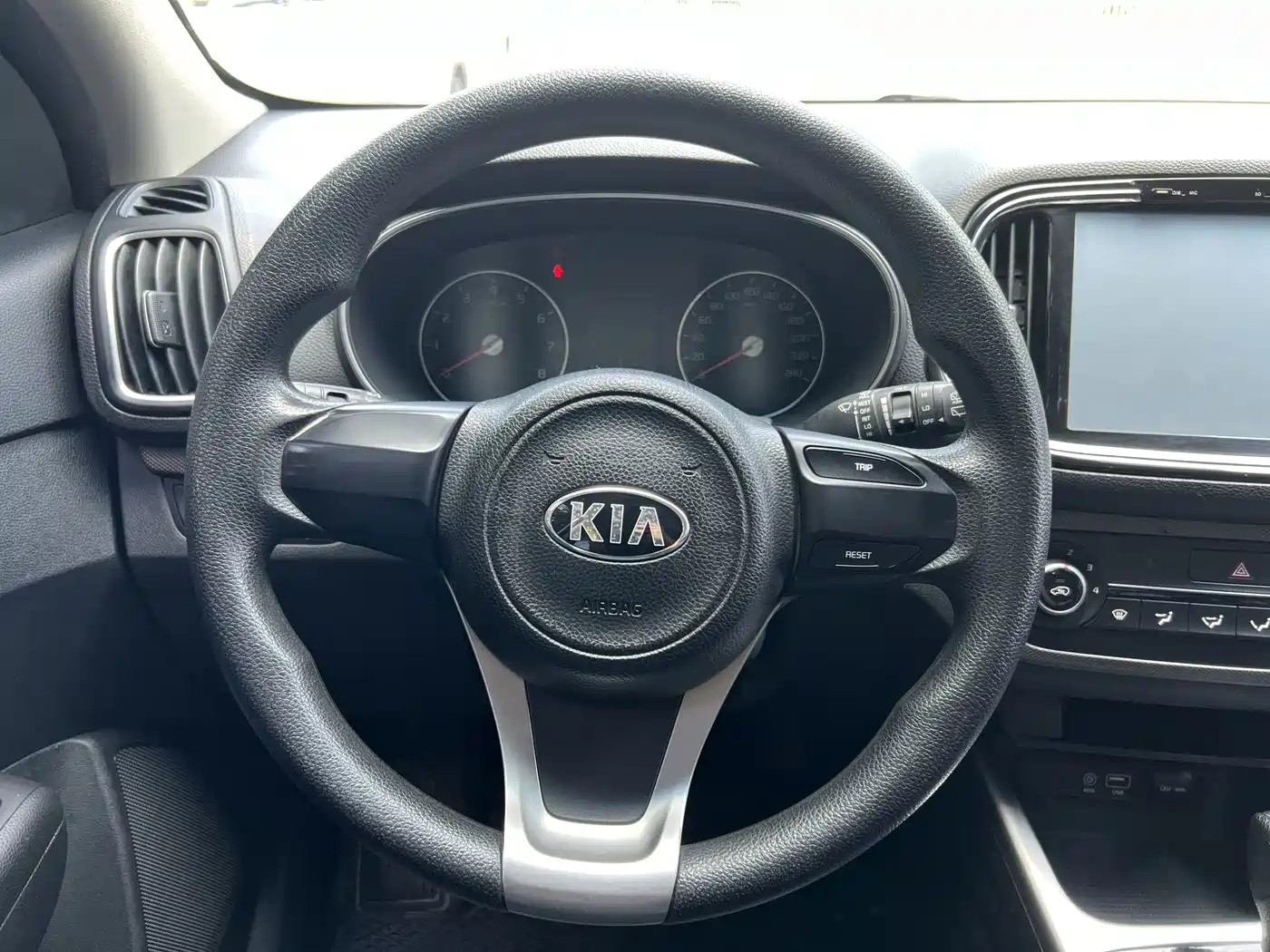 Kia KX3 2016 2015 1.6L Automatic 2WD GLS