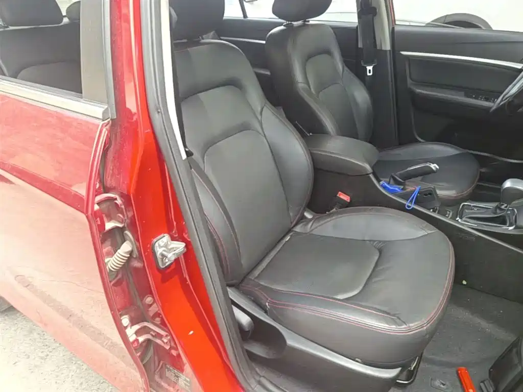 Фото 25 - Geely Emgrand