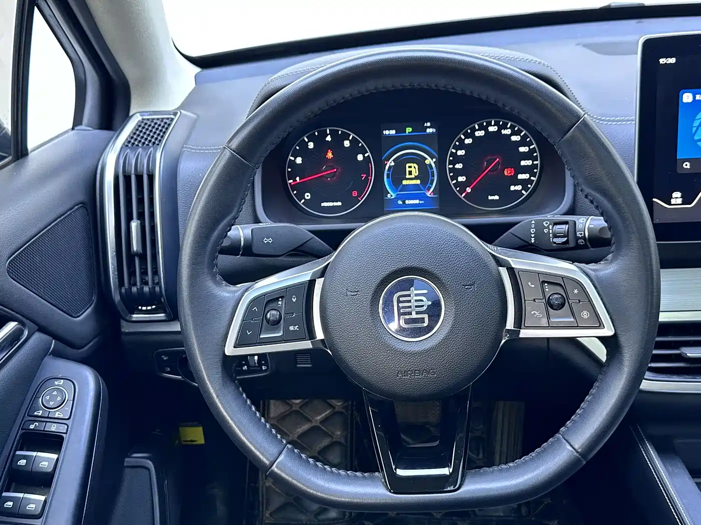 BYD Tang 2018 2.0T Automatic Smart Connection Noble Edition 7-Seater China V фото 11
