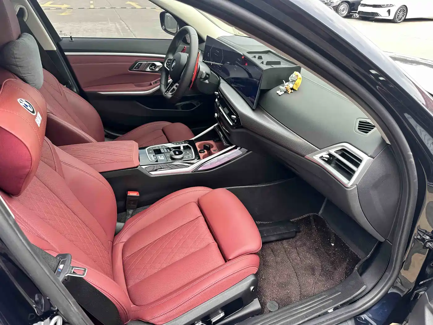 BMW 3 Series 2025 330Li M Sport Night Edition фото 14