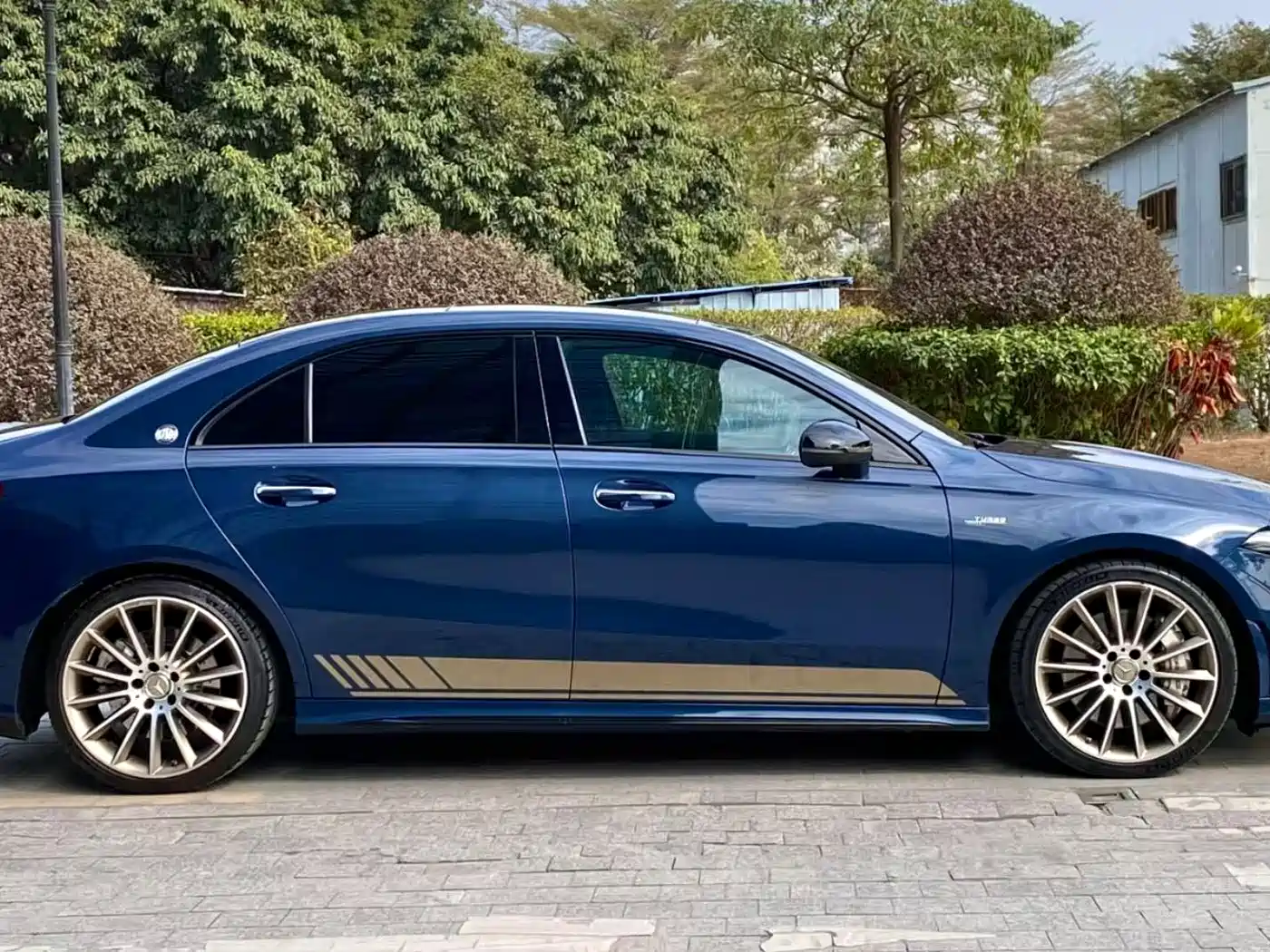 Mercedes-Benz A-Class AMG 2019 AMG A 35 L 4MATIC Pioneer Special Edition фото 7