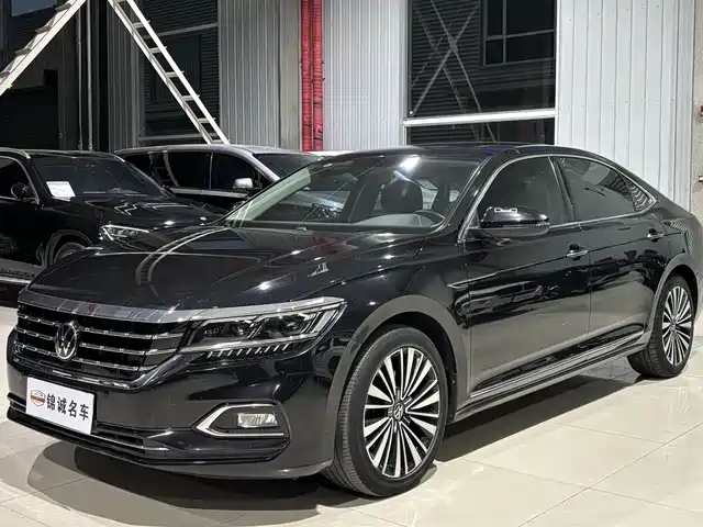 Volkswagen Passat 330TSI, Люкс