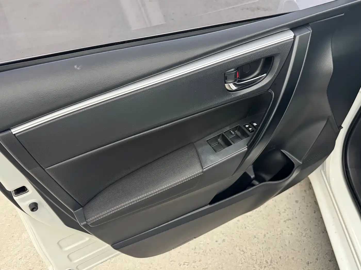 Toyota Corolla 2017 Facelift 1.2T S-CVT GL фото 11
