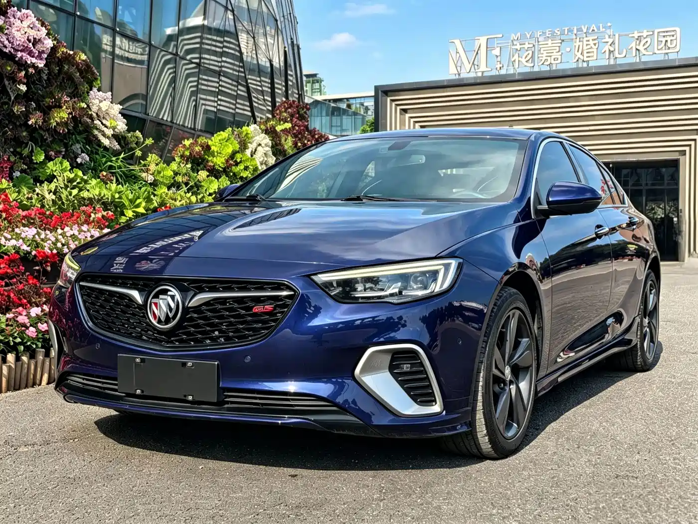 Photo 1 - Buick Regal