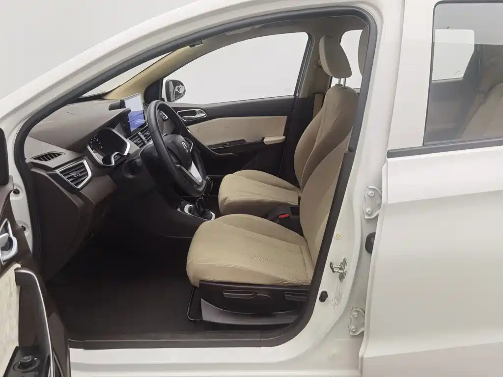 Baojun 310W 2018 2017 1.5L Manual Comfort China V