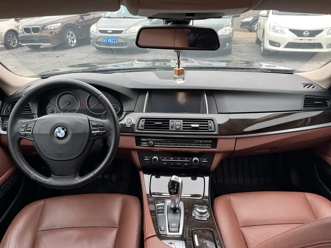 BMW 5 Series 2014 525Li Leading фото 10