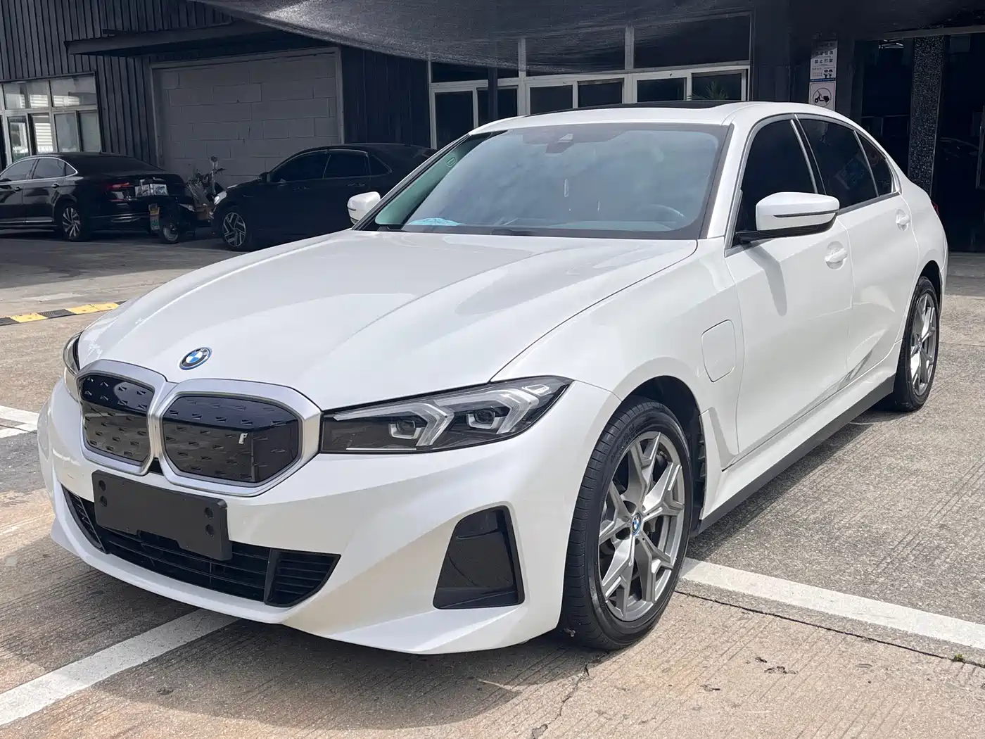 BMW i3 2022 eDrive 35 L