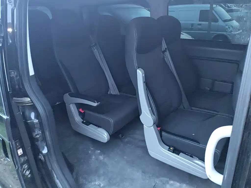 JAC Refine M3 2025 2025 PLUS 1.8L Manual Comfort 9-seater