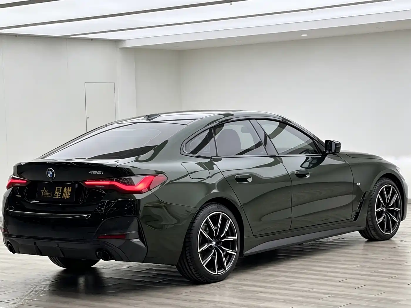 BMW 4 Series 2023 425i Gran Coupe M Sport Shadowline Package фото 20