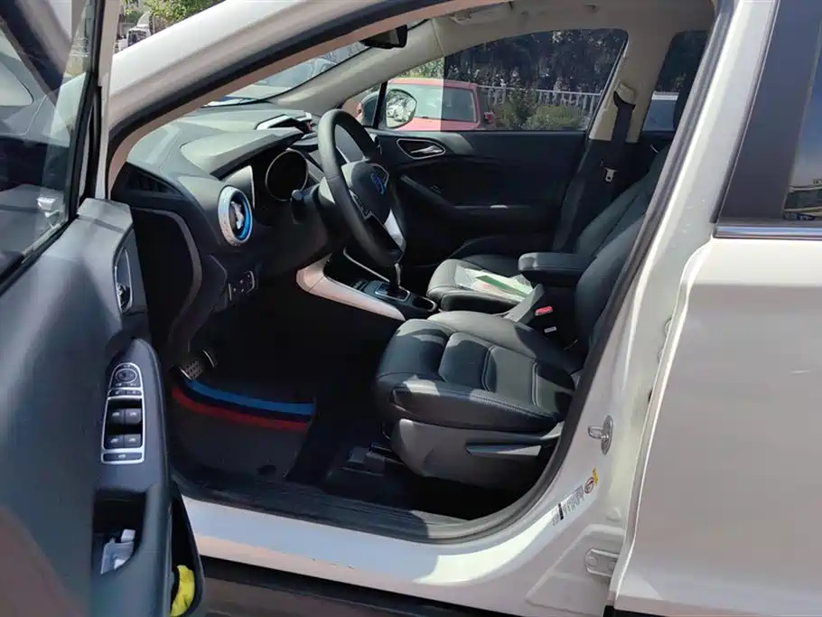 BYD Yuan New Energy 2018 EV360 Smart Connected Cool Type фото 9